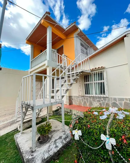 En Venta Casa Con Anexo / Apto En Los Samanes, Maracay Aragua