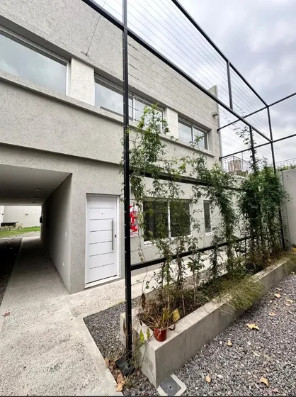 Casa En Venta 4 Ambientes Castelar Sur 