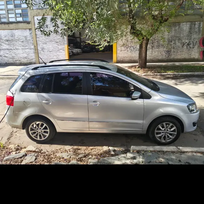 Volkswagen Suran 1.6 Highline 101cv 11c