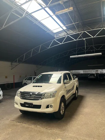 Toyota Hilux Pick-up 3.0 Cd Srv Cuero I 171cv 4x4