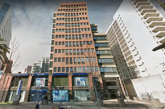Venta. Metro Manquehue, 2 Privados, Hall, 2 Baños, 2 Estacio