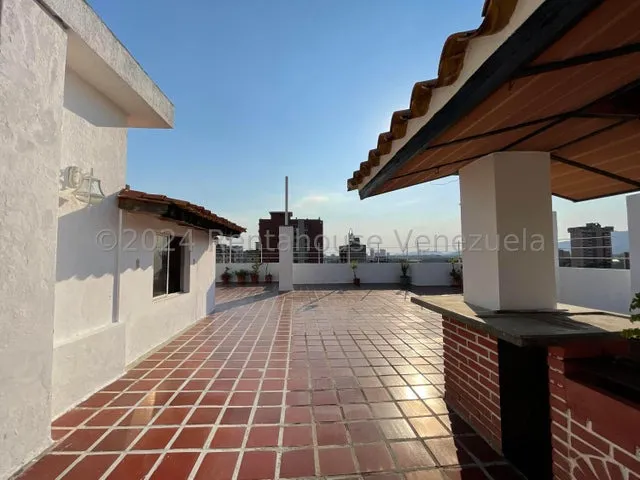 Amoblado Apartamento En Venta Tipo Penthouse En La Urbanizacion Los Caobos Zona Centro Maracay 24-20240 Mmarin