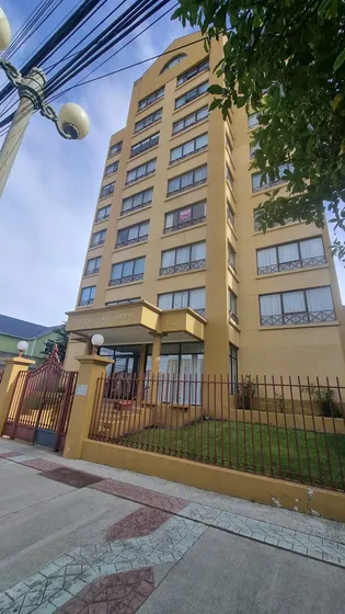 Vende Excelente Dp.3d/3b,est.bod.sector Resi Centro P,arenas