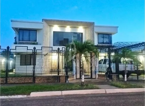 Casa En Arivana (por Dentro)