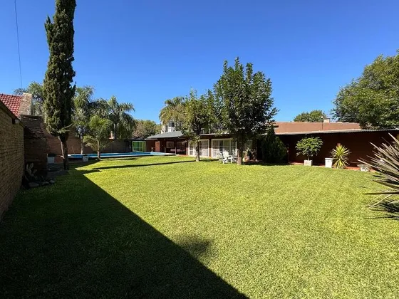 Venta Casa 3 Dormitorios Funes Todos Los Servicios Permuta