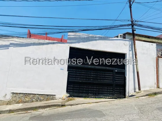 Casa Comercial En Alquiler, Los Palos Grandes - Marigreys Blanco - #25-14860