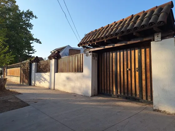Am21 Propiedad En Excelentes Condiciones Con Gran Piscina. 