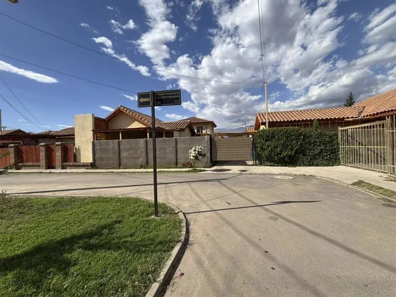 Casa En Venta De 3 Dorm. En San Esteban