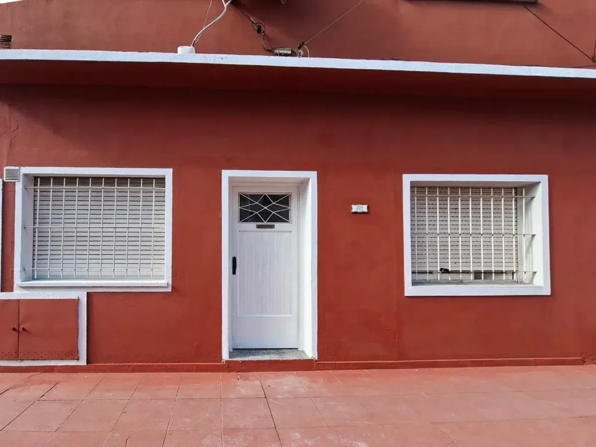 Rental-j.l.suarez. Front PH. 3 Rooms. Patio