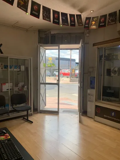 Arrendamos Local Comercial Central En Los Andes