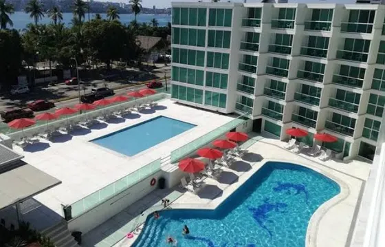 Hotel 100 Hab. Sobre La Costera