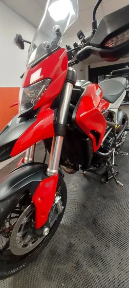 Ducati Hyperstrada 821