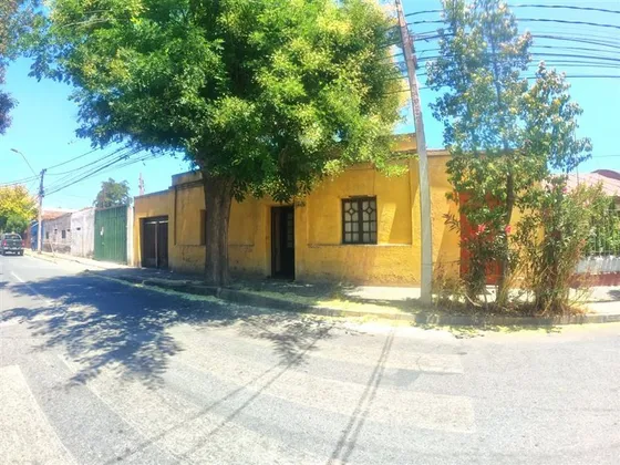 Amplia Casa Con Gran Patio Sector Comercial, Quinta Normal