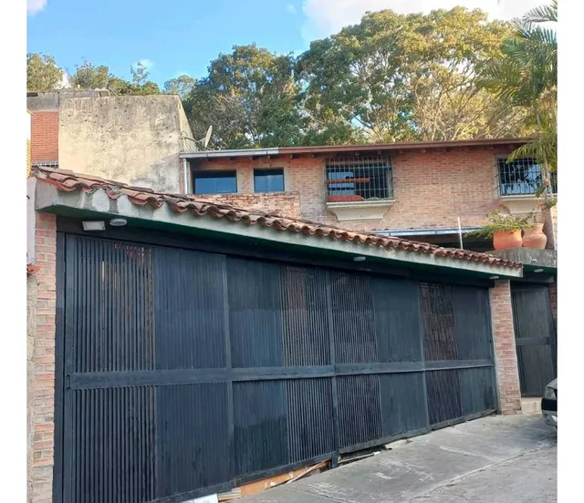 Venta Casa 600m2 4hab/5b/3pe Alto Prado