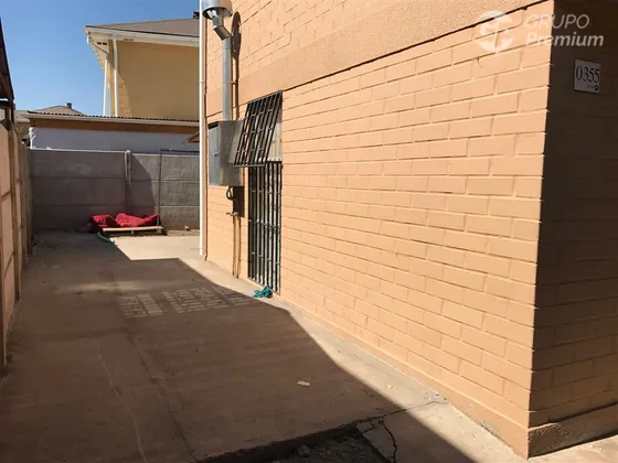 Casa En Venta De 3 Dorm. En Buín