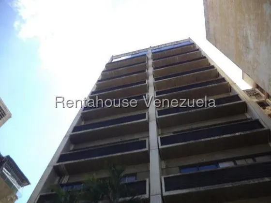 Se Alquila Oficina En Los Dos Caminos 25-23693 Le