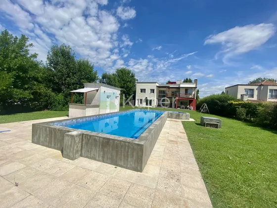 Casa  En Alquiler En Estancias Del Pilar, Pilar, G.b.a. Zona Norte