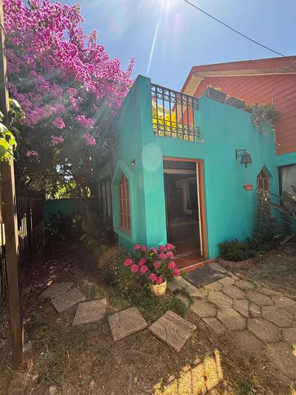 Amplia E Iluminada Casa En Venta