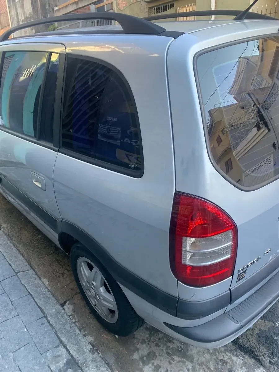 Chevrolet Zafira 2003 2.0 8v Aut. 5p — foto 3