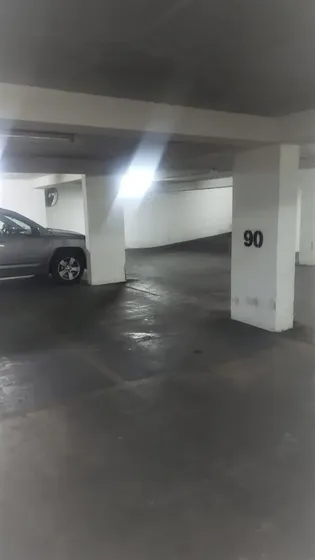 Estacionamiento En Edificio En Del Inca Esq A. Vespucio