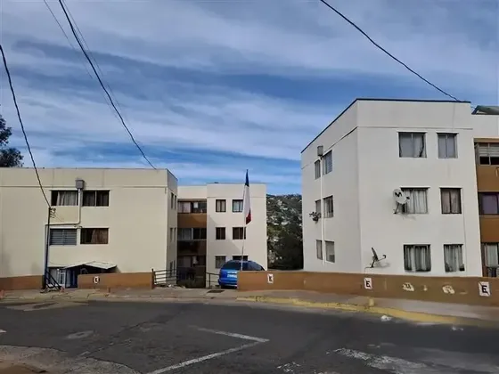Arriendo Departamento 2 Dormitorios Con Estacionamiento