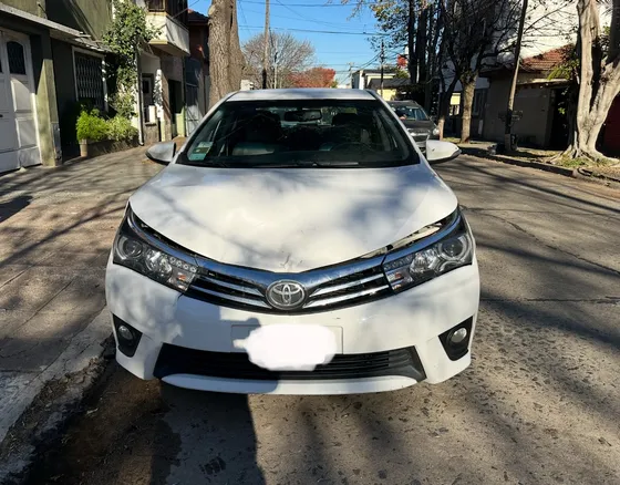 Chocado Toyota Corolla Xei Aut 2014 Andando