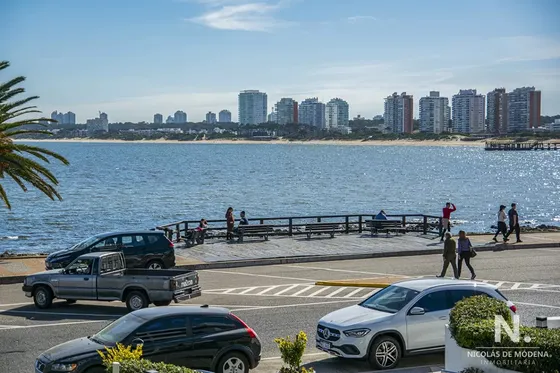 Departamento De 4 Dormitorios En Venta, Con Vista Al Mar En Zona Puerto. Amarras Del Sol