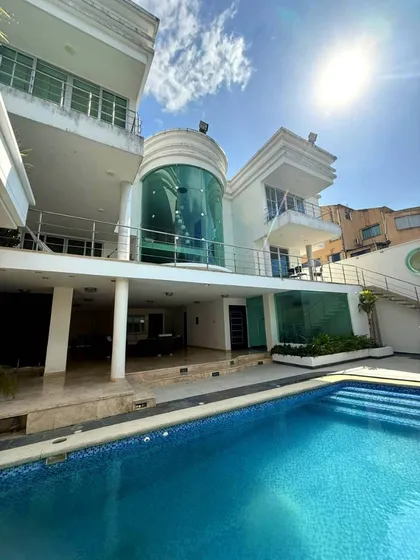 Quinta En Gardens Country Club, La Castellana En Venta / Ym