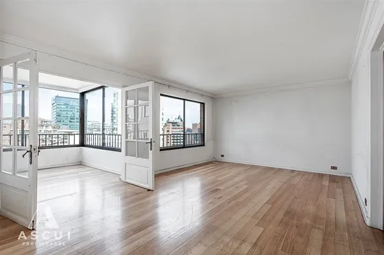 Departamento En Venta De 2 Dorm. En Las Condes