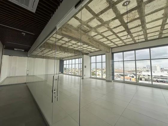Local Comercial En Alquiler San Isidro