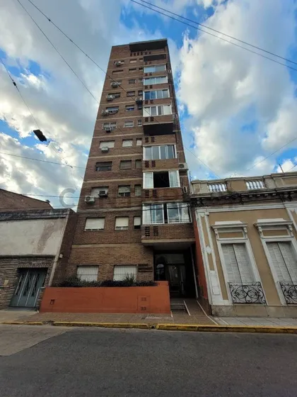 Venta De Departamento De 2 Dormitorios En Centro De Santa Fe.