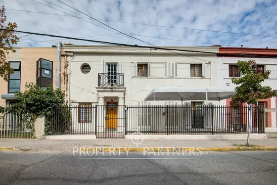 Casa Comercial A Pasos De Metro Manuel Montt 