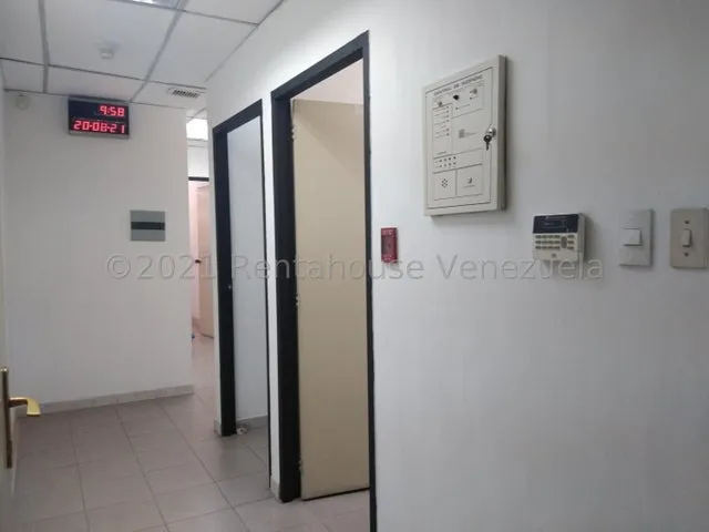 Oficina En Venta En El Centro Comercial Palo Verde Cda 24-26369 