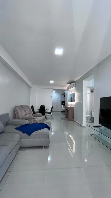 Yosmar Y Fernando Venden A Partamento En Residencia Titanium Suites