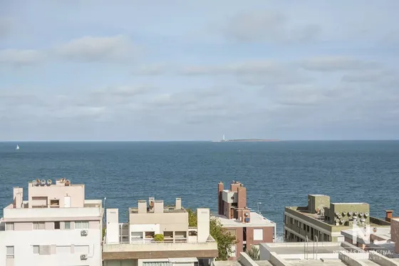 Esplendido Departamento En Venta Ubicado En El Edificio Fontemar Con Panorama Al Mar.