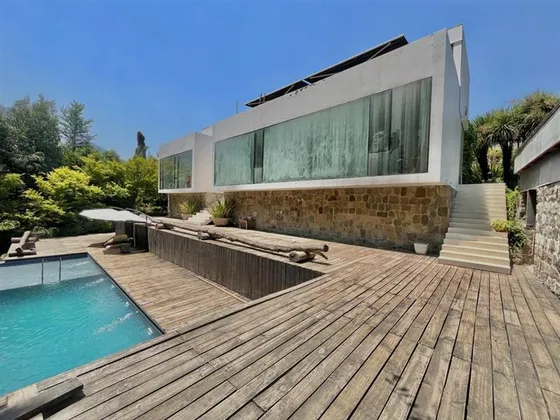 Casa En Venta De 4 Dormitorios En Lo Barnechea