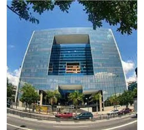 Alquilo Oficina 110m2, Amoblada, Parque Cristal 3120