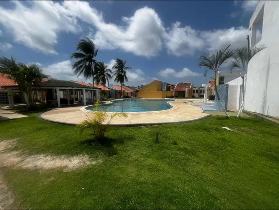 Town Casa En Tucacasciudad Flamingo Amoblado Y Remodelado