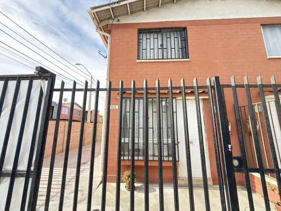 Casa Amoblada 3 Dormitorios Con Amplio Terreno En La Serena