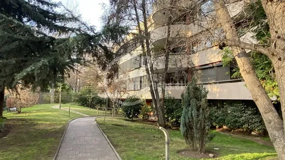 Departamento En Venta De 5 Dorm. En Las Condes