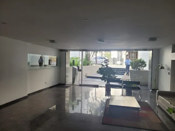 Vendo Hermosa Oficina En Cañitas Office, Una Cuadra De Tribunales.