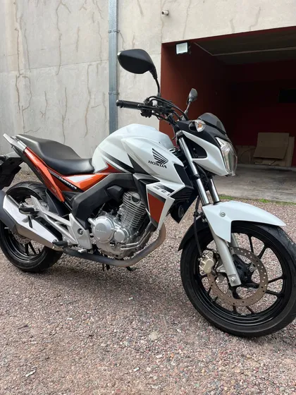 Vendo O Permuto Cb 250 Twister Excelente Estado General