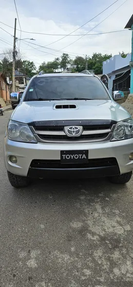 Toyota Fortuner Srv