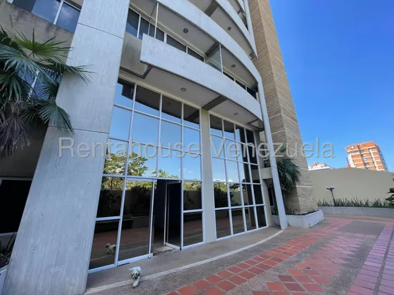 Jhanoski Rodríguez, Excluisvo Apartamento En Venta En Zona Este De Barquisimeto Jrh 25-13367