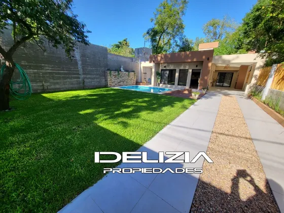 Venta De Casa En Parque Leloir