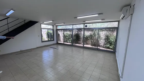 Cerro Venta Oficina Con Una Cochera A Metros Mujer Urbana