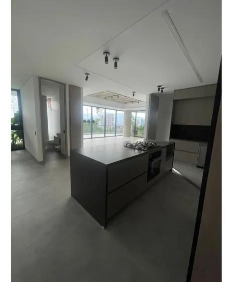 Se Vende Apartamento Moderno Por El Campestre El Poblado Medellín