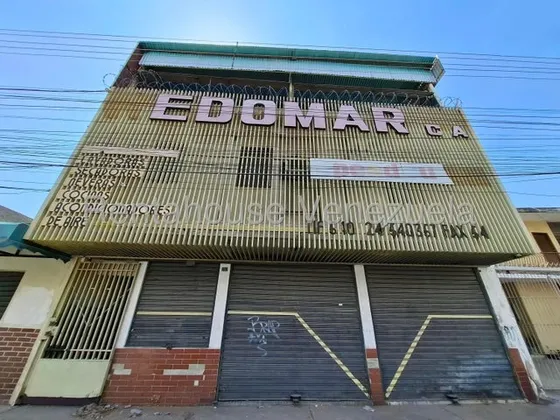 En Venta Edificio Comercial Con Tanque Subterráneo,  Ascensor De Carga, Sistema De Seguridad, Ubicado En La Avenida Miranda Oeste. Maracay Rah 25-12253