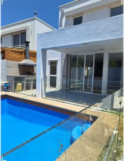 Hermosa Casa Casi Nueva 4 D, 3 B En Condominio.  