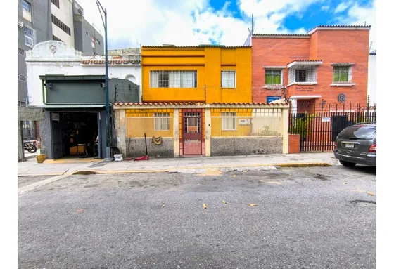 Se Vende Casa 587m² 4b/2e San Bernardino
